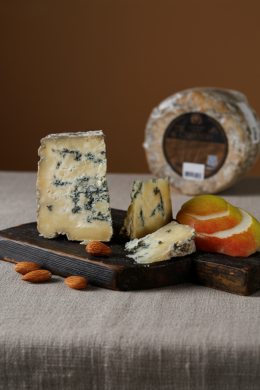 Сыр Стилтон Пиканте "Соболев Сыр"