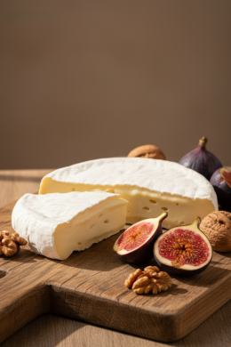 Сыр с белой плесенью Камамбер 60% ~300 гр. "Fromagelle"