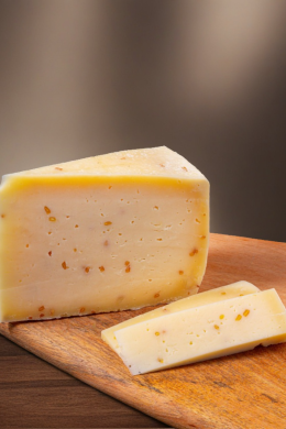 Сыр Качотта с пажитником "Итальянские традиции", 32%