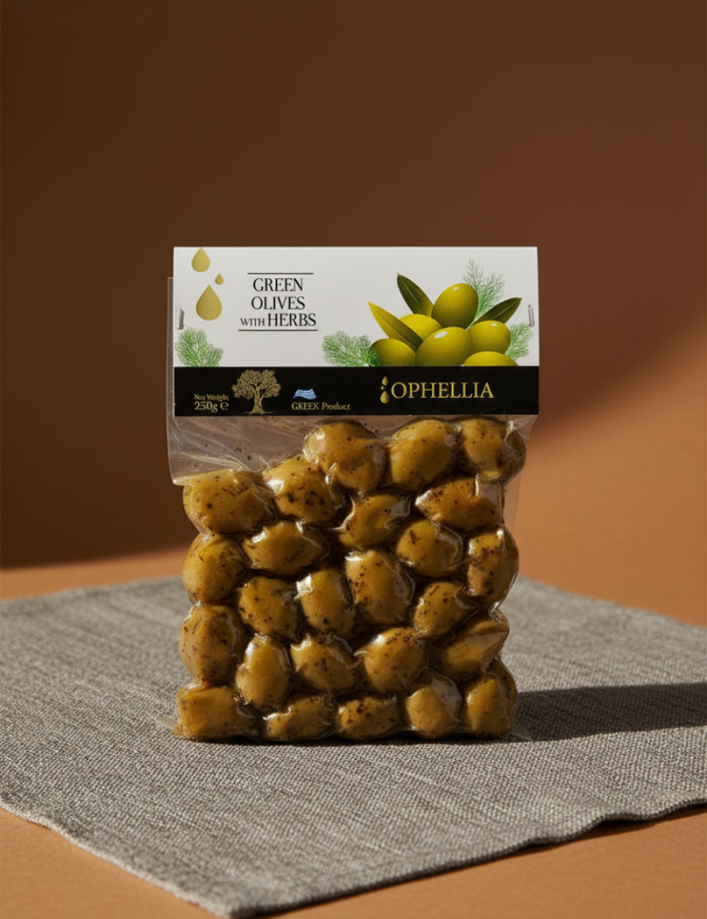 Оливки зеленые с травами Ophellia 250г, вакуумный пакет