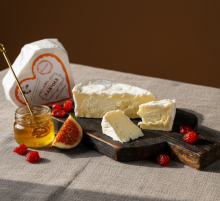 Сыр мягкий "ЛАВЧИЗ" из коровьего молока Раниталь