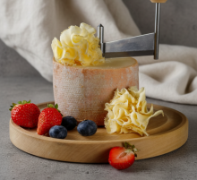 Сыр Тет-де-Муан серебряный 51% "Margot Fromages S.A"