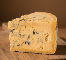 Сыр с голубой плесенью Шропшир Блю 28% "Fromagelle"
