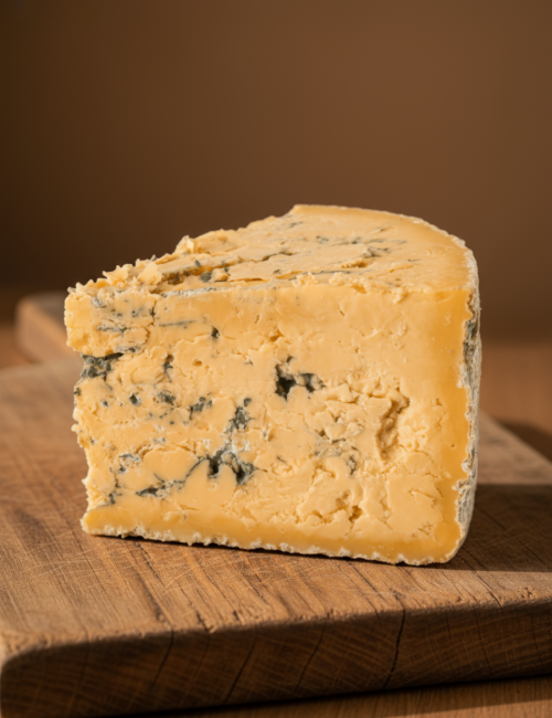 Сыр с голубой плесенью Шропшир Блю 28% "Fromagelle"