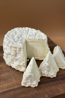 Сыр с белой плесенью Сент Мор "Fromagelle"