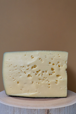 Сыр Покровский от сыроварни "Дединовское Подворье", 50%