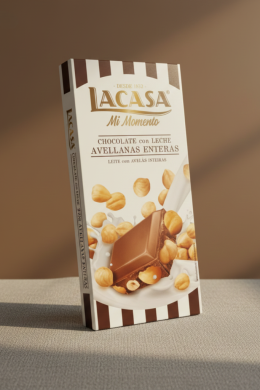 Молочный шоколад LACASA  с цельным фундуком 100 гр.