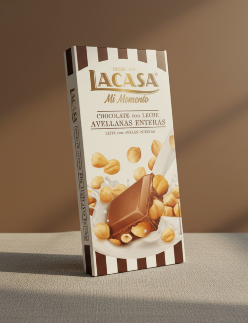 Молочный шоколад LACASA  с цельным фундуком 100 гр.