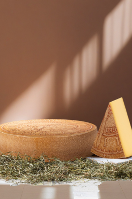 Сыр Орложе (Часовщик) 54% "Margot Fromages S.A"