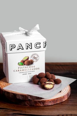 Luxury Box Конфеты из цельных карамелизированных фисташек с молочным шоколадом 140 гр.