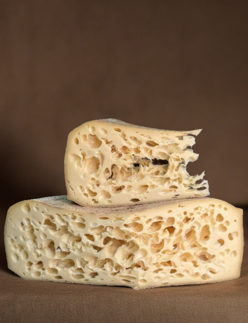 Сыр  "Ока" по рецепту Маасдама "Дединовское Подворье", 45%