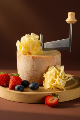 Сыр Тет Де Муан выдержанный 51% "Margot Fromages S.A"