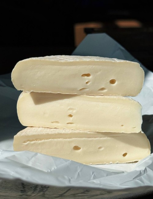 Сыр мягкий с мытой корочкой Реблошон Chat Вlanc MOU MOU