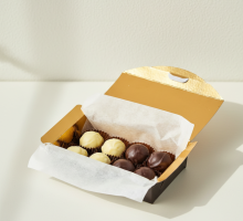 Ассорти из 8 сырных конфет трюфель с голубым сыром "Larka Chocolates"